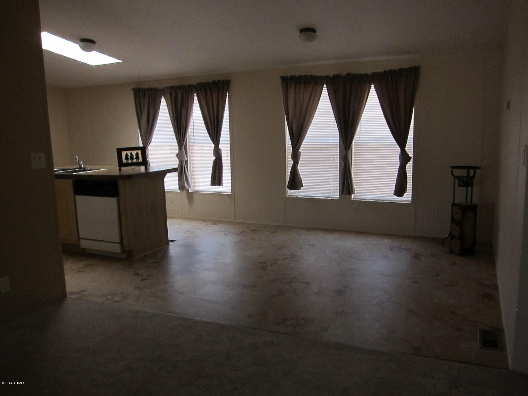 1028 South Bowman Road Apache Junction, AZ 85119 - Photo 8 of 20 2014-07-26 1028 S Bowman Interior 012