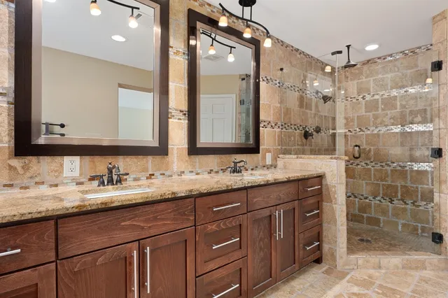 $1,645,000 | 6507 Mesa Drive, Austin, TX 78731