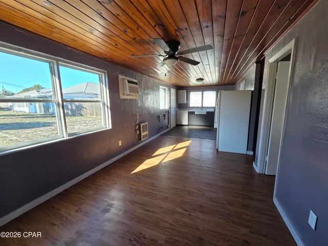 $1,350 | 209 West Toledo Place, Panama City Beach, FL 32413