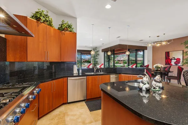 $2,500,000 | 50220 Vía Puente, La Quinta, CA 92253