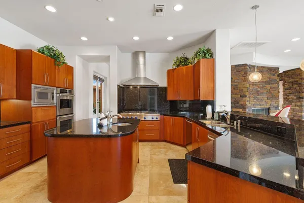 $2,500,000 | 50220 Vía Puente, La Quinta, CA 92253