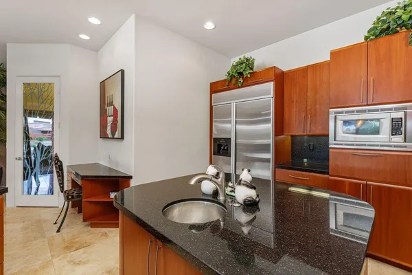 $2,500,000 | 50220 Vía Puente, La Quinta, CA 92253