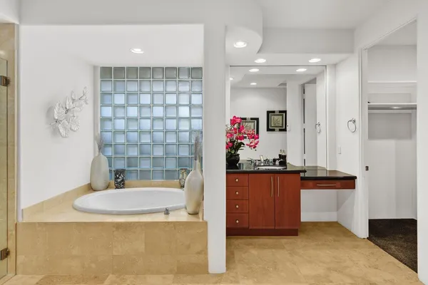 $2,500,000 | 50220 Vía Puente, La Quinta, CA 92253