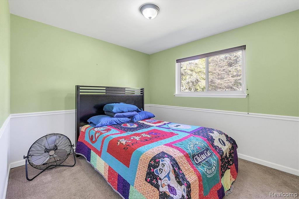 335 East River Road Flushing, MI 48433 - Photo 16 of 40
