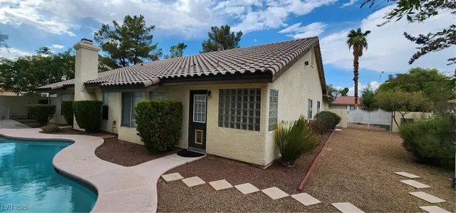 $2,875 | 965 East Eldorado Lane, Las Vegas, NV 89123