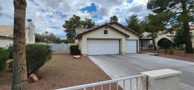 $2,875 | 965 East Eldorado Lane, Las Vegas, NV 89123
