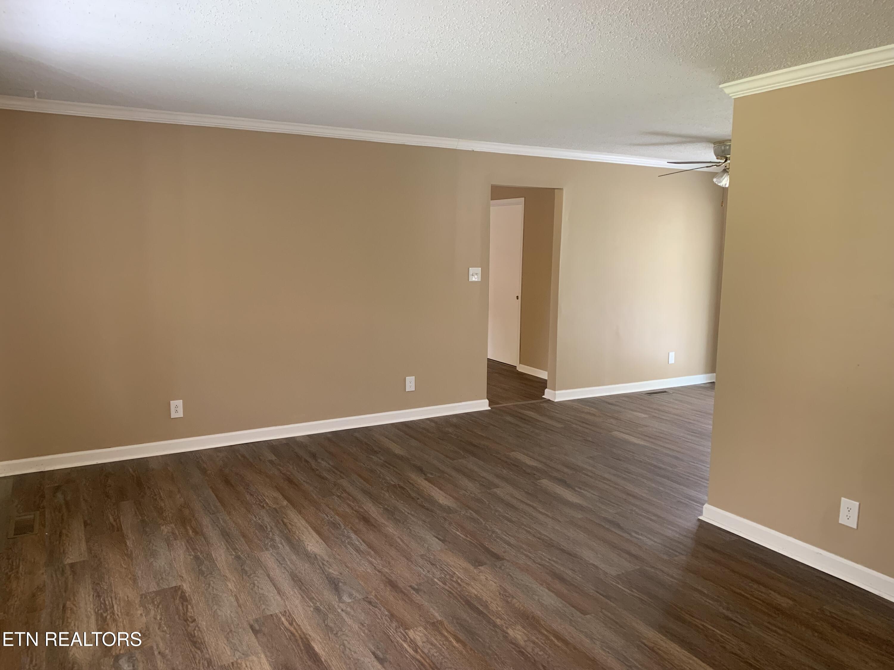 503 Old Edgemoor Lane Powell, TN 37849 - Photo 11 of 18 from entrance living room