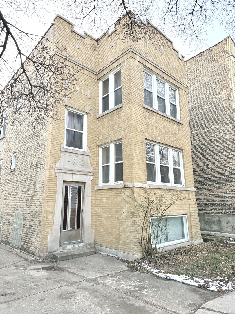 4819 West Addison Street, Unit 1 Chicago, IL 60641 - Photo 2 of 11