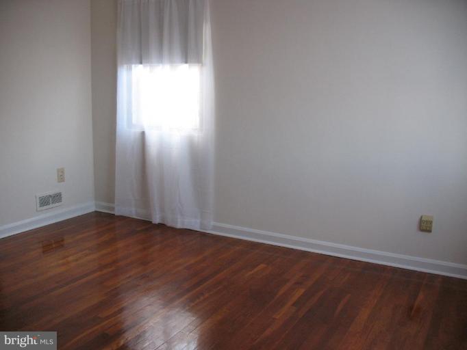 5511 Channing Road Baltimore, MD 21229 - Photo 4 of 18 Living Room #2