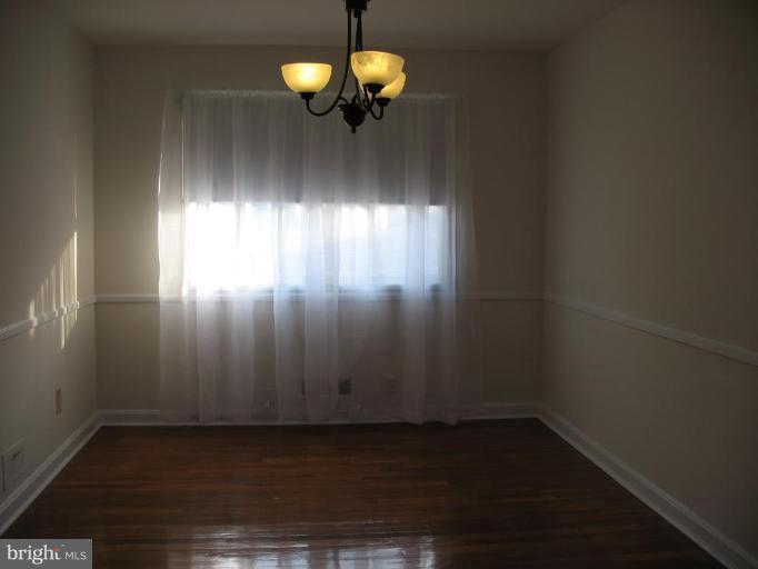 5511 Channing Road Baltimore, MD 21229 - Photo 5 of 18 Dining Room