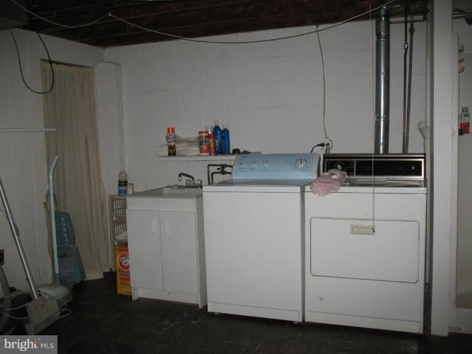 5511 Channing Road Baltimore, MD 21229 - Photo 10 of 18 Laundry Area 1