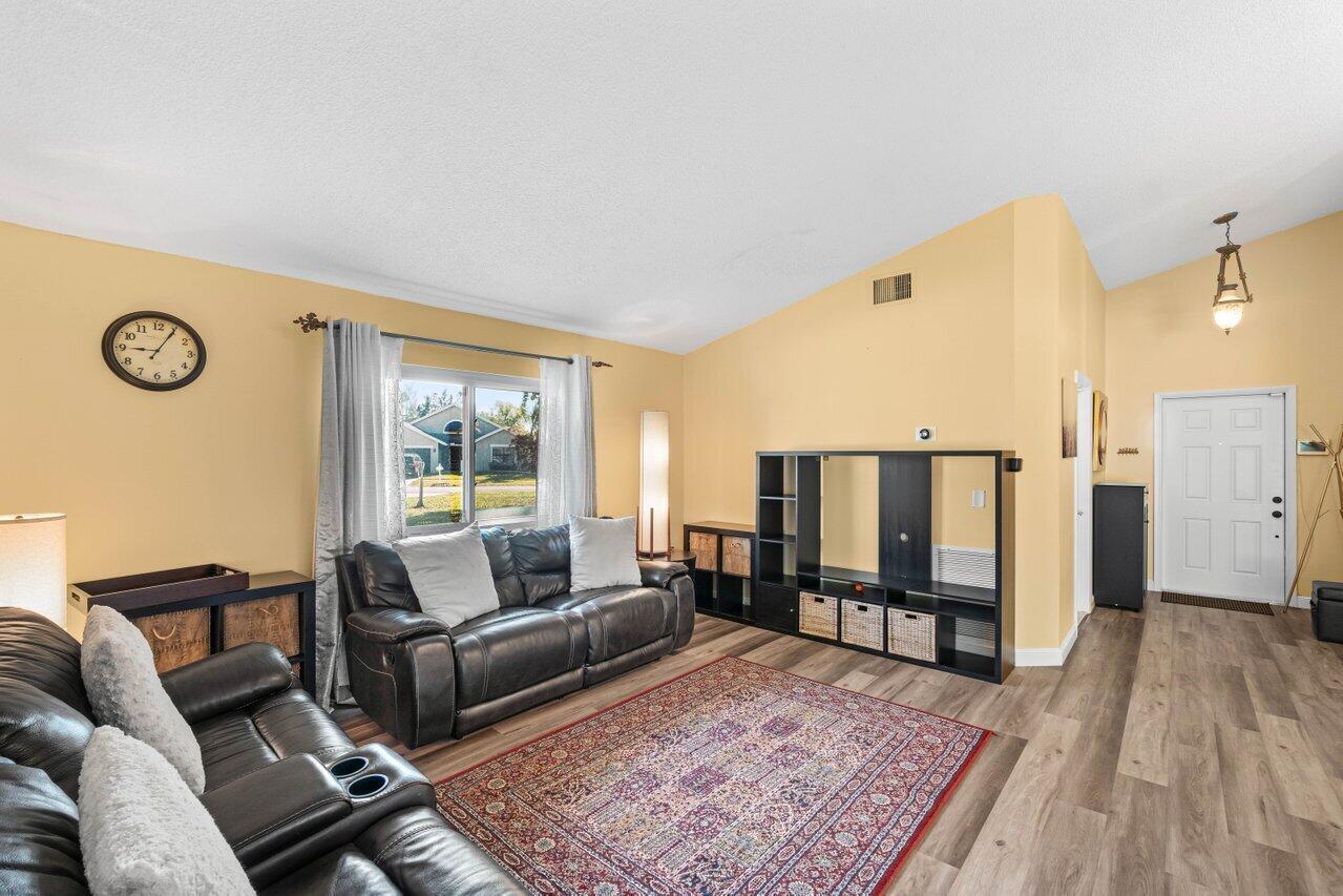 22525 Swordfish Drive Boca Raton, FL 33428 - Photo 10 of 41 010-22525SwordfishDrive-BocaRaton-FL-334