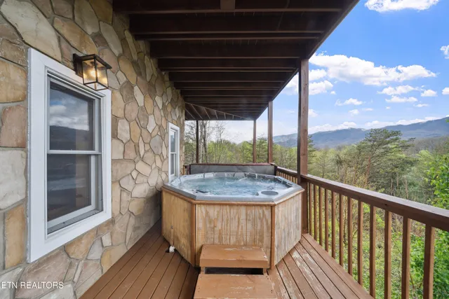 $2,200,000 | 510 Wildflower Ridge Road, Gatlinburg, TN 37738