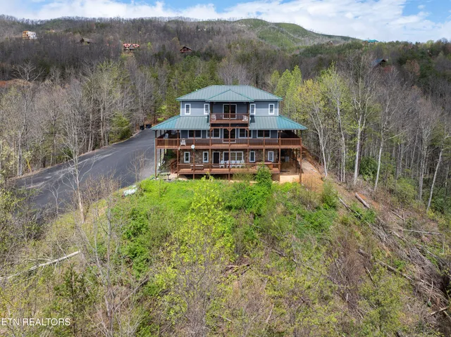 $2,200,000 | 510 Wildflower Ridge Road, Gatlinburg, TN 37738