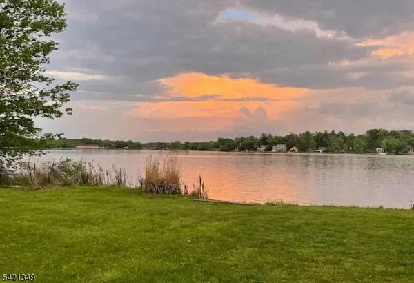 $2,425 | 138 Bearfort Road, West Milford, NJ 07480