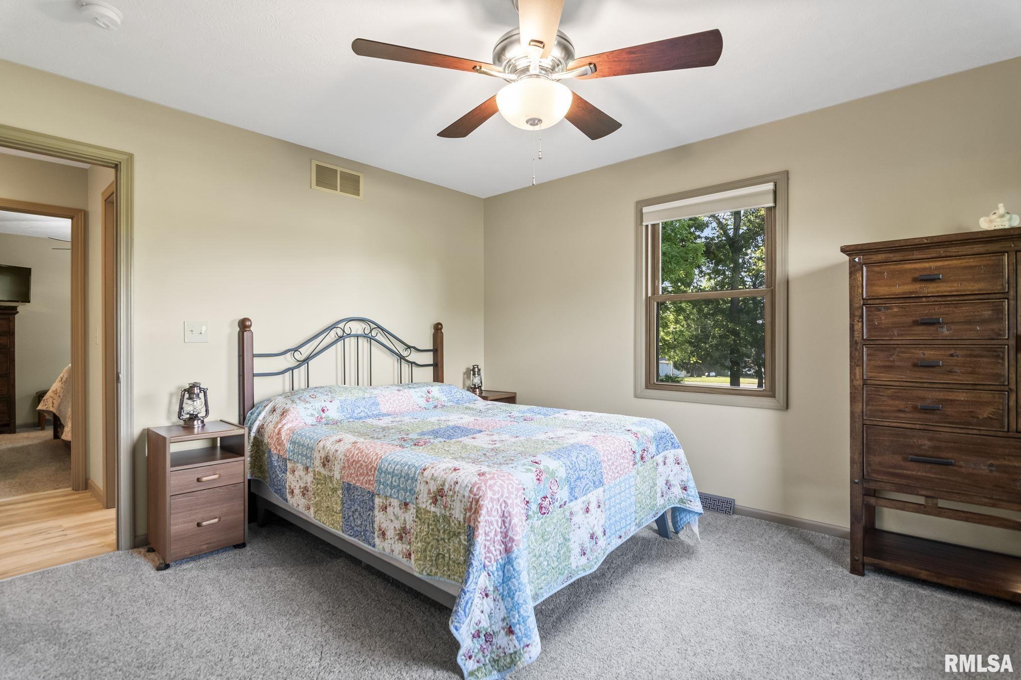 973 Clear Lake Road Dawson, IL 62520 - Photo 12 of 21 Gallery Image 12