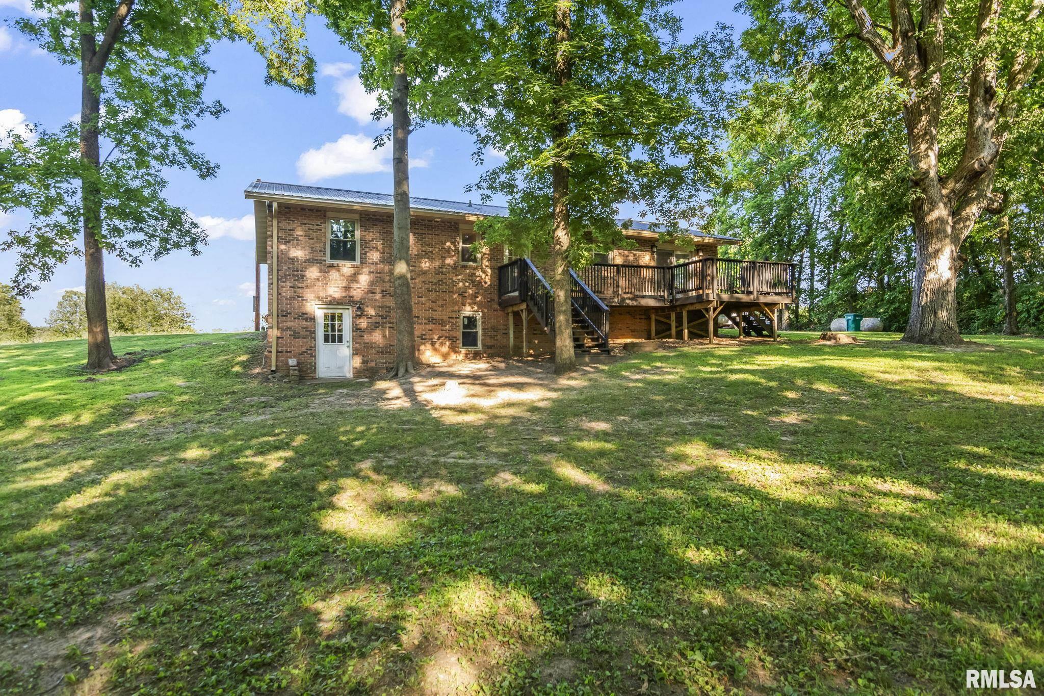973 Clear Lake Road Dawson, IL 62520 - Photo 3 of 21 Gallery Image 3