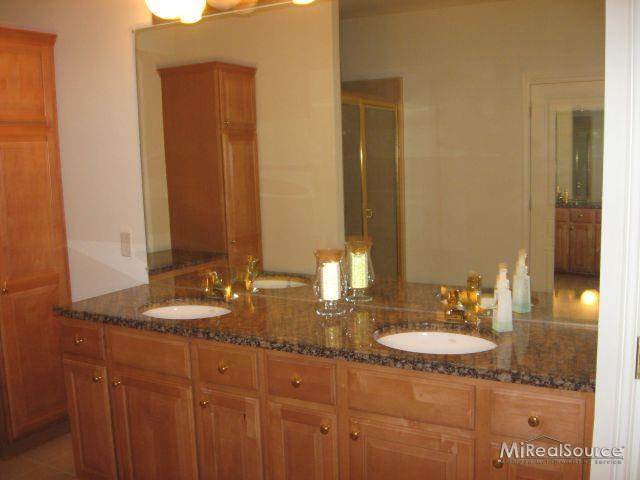 3700 Tremonte Circle Rochester, MI 48306 - Photo 12 of 18 31154200-11.JPG