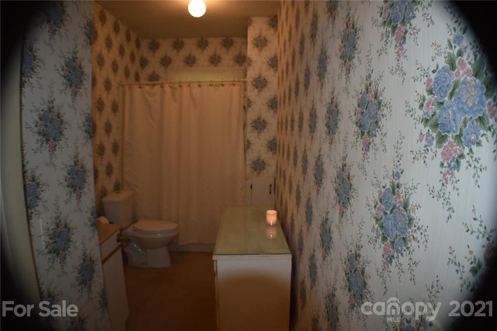 3670 Union Road Gastonia, NC 28056 - Photo 20 of 41 a bathroom with a shower