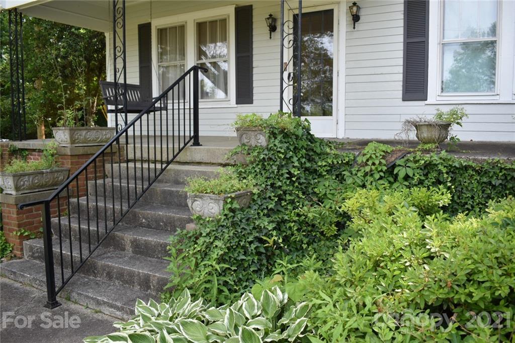 3670 Union Road Gastonia, NC 28056 - Photo 3 of 41 a view of a house with backyard and deck