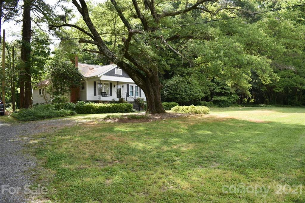 3670 Union Road Gastonia, NC 28056 - Photo 5 of 41 a front view of a house with a yard