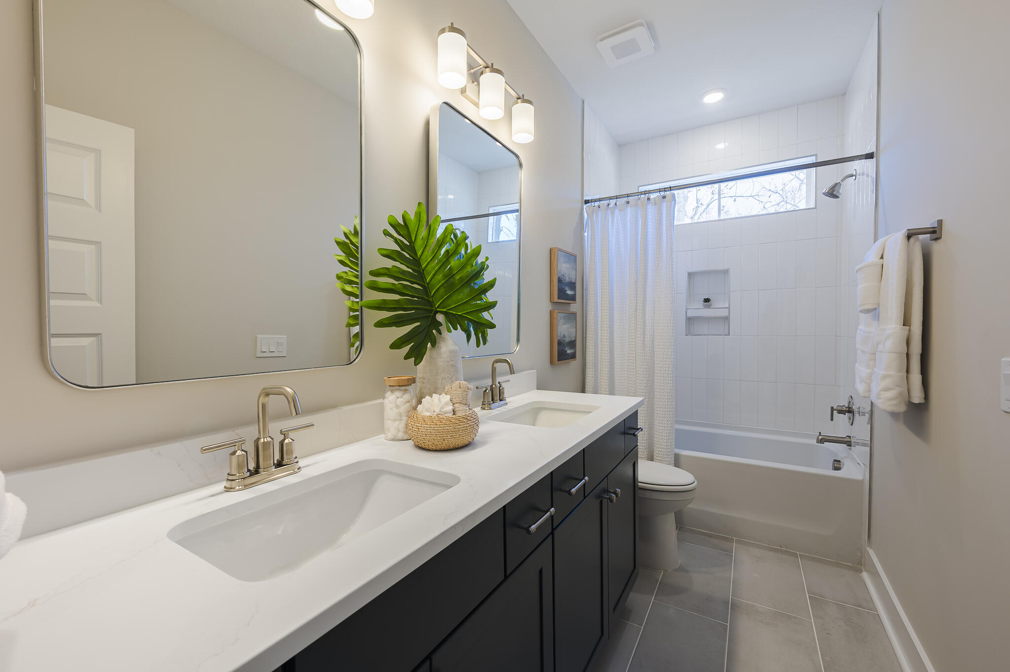 1370 Lucinda Street Mount Pleasant, SC 29466 - Photo 21 of 39 Bathroom 2