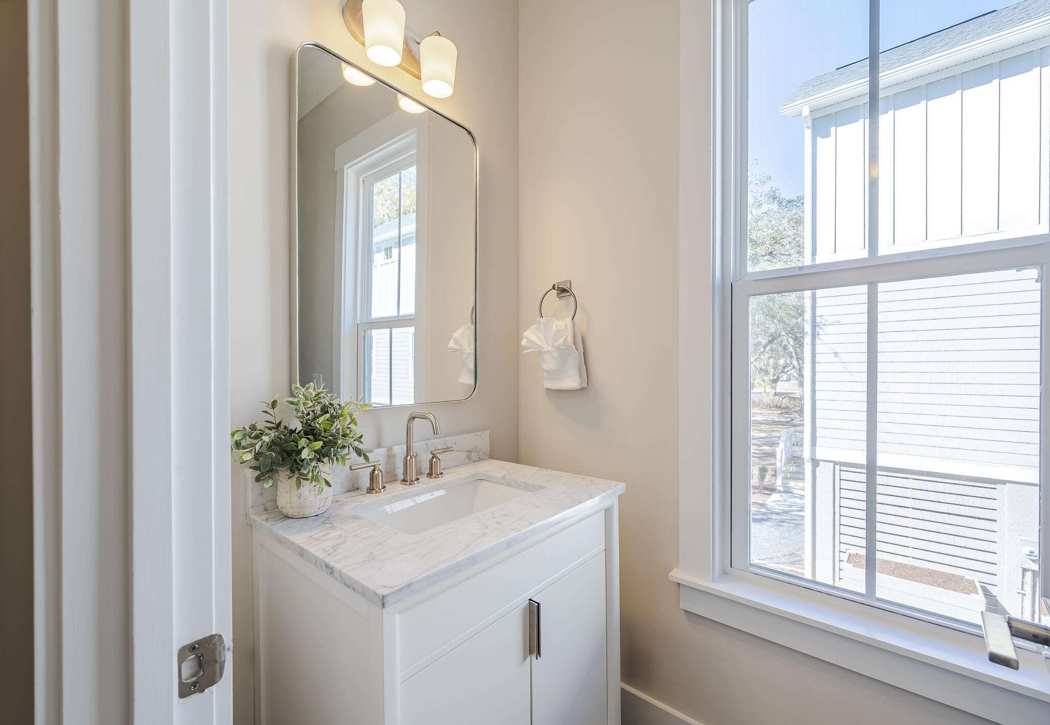 1370 Lucinda Street Mount Pleasant, SC 29466 - Photo 7 of 39 Powder Bath