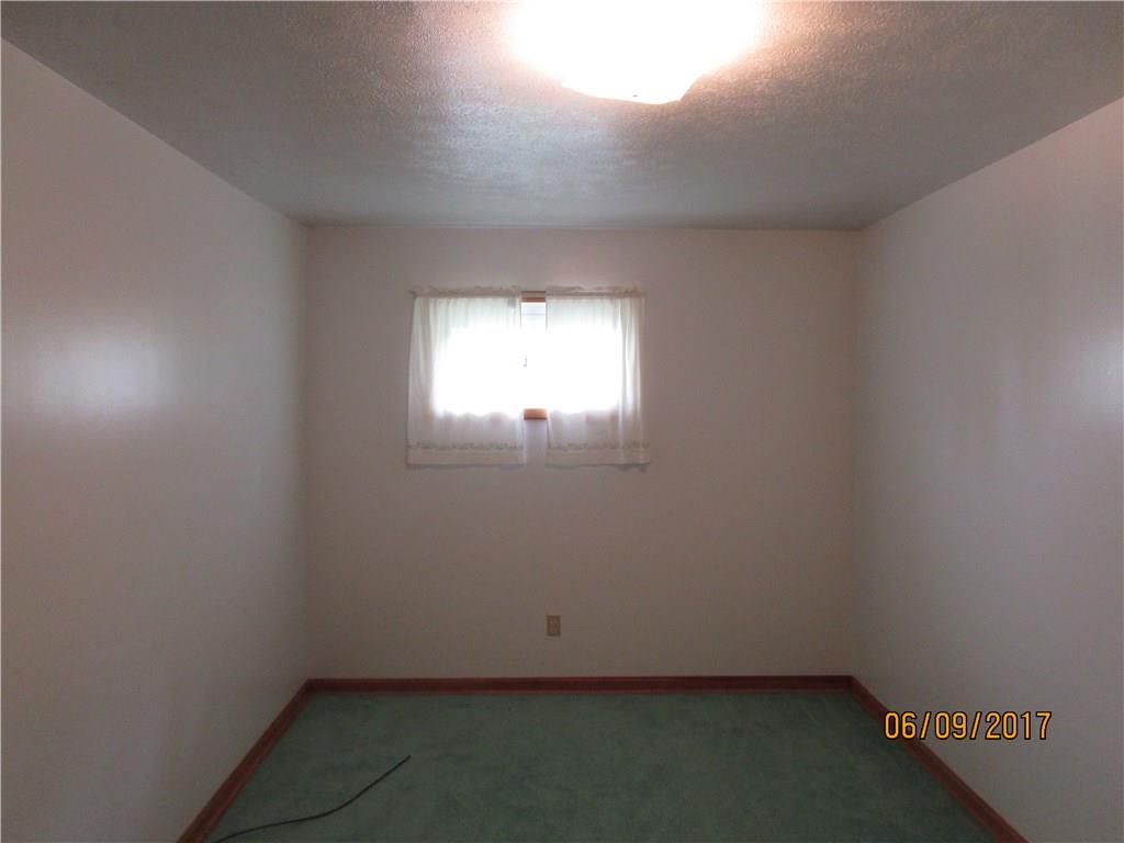 322 School Street McKees Rocks, PA 15136 - Photo 13 of 25