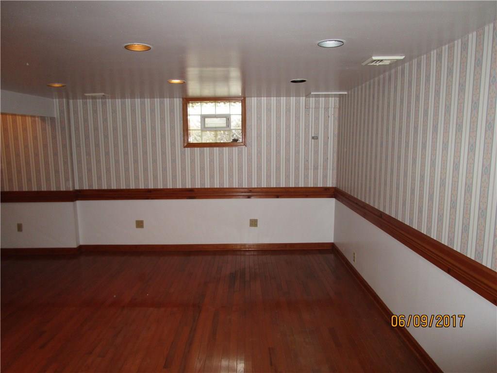322 School Street McKees Rocks, PA 15136 - Photo 17 of 25