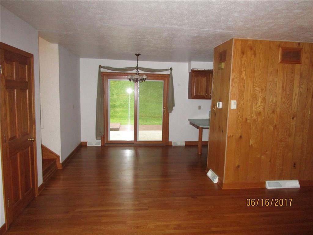 322 School Street McKees Rocks, PA 15136 - Photo 5 of 25