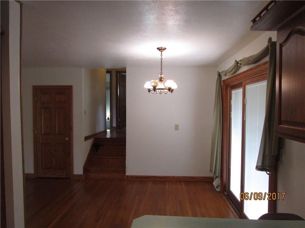 322 School Street McKees Rocks, PA 15136 - Photo 6 of 25