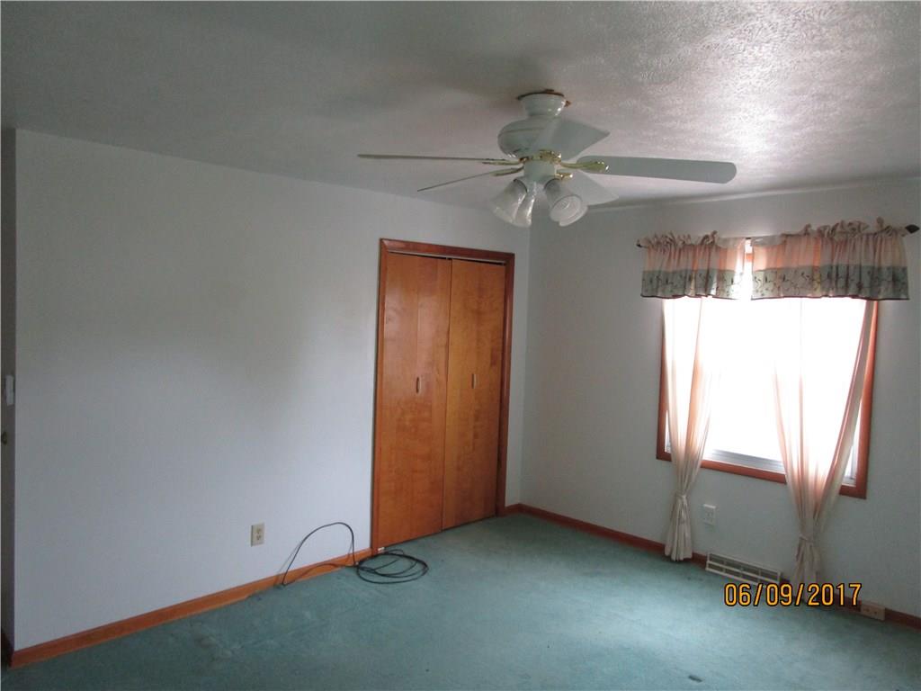 322 School Street McKees Rocks, PA 15136 - Photo 10 of 25