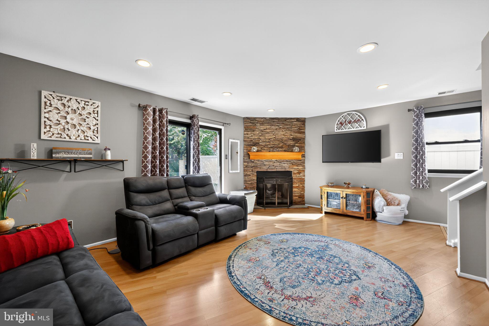 1112 Selmer Road Philadelphia, PA 19116 - Photo 5 of 30 Gallery Image 5