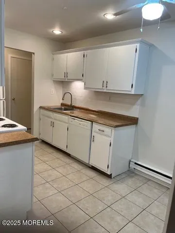 $1,800 | 58 Amberly Drive, Unit C, Manalapan, NJ 07726