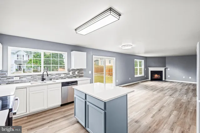 $580,000 | 30 Stanley Loop, Fredericksburg, VA 22406