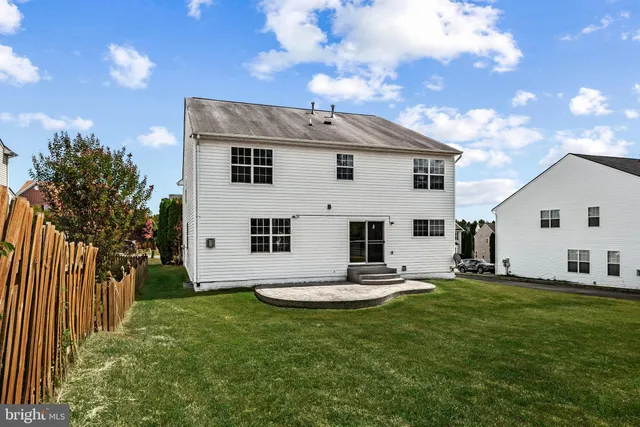 $580,000 | 30 Stanley Loop, Fredericksburg, VA 22406