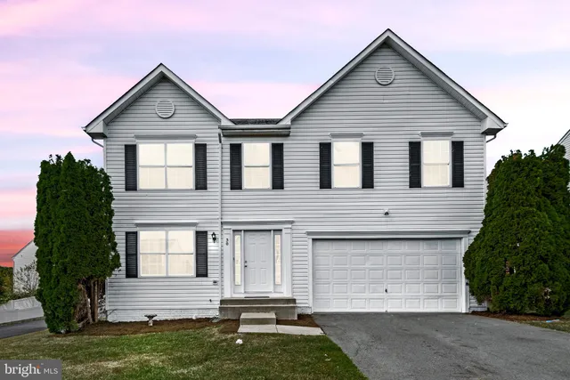 $580,000 | 30 Stanley Loop, Fredericksburg, VA 22406