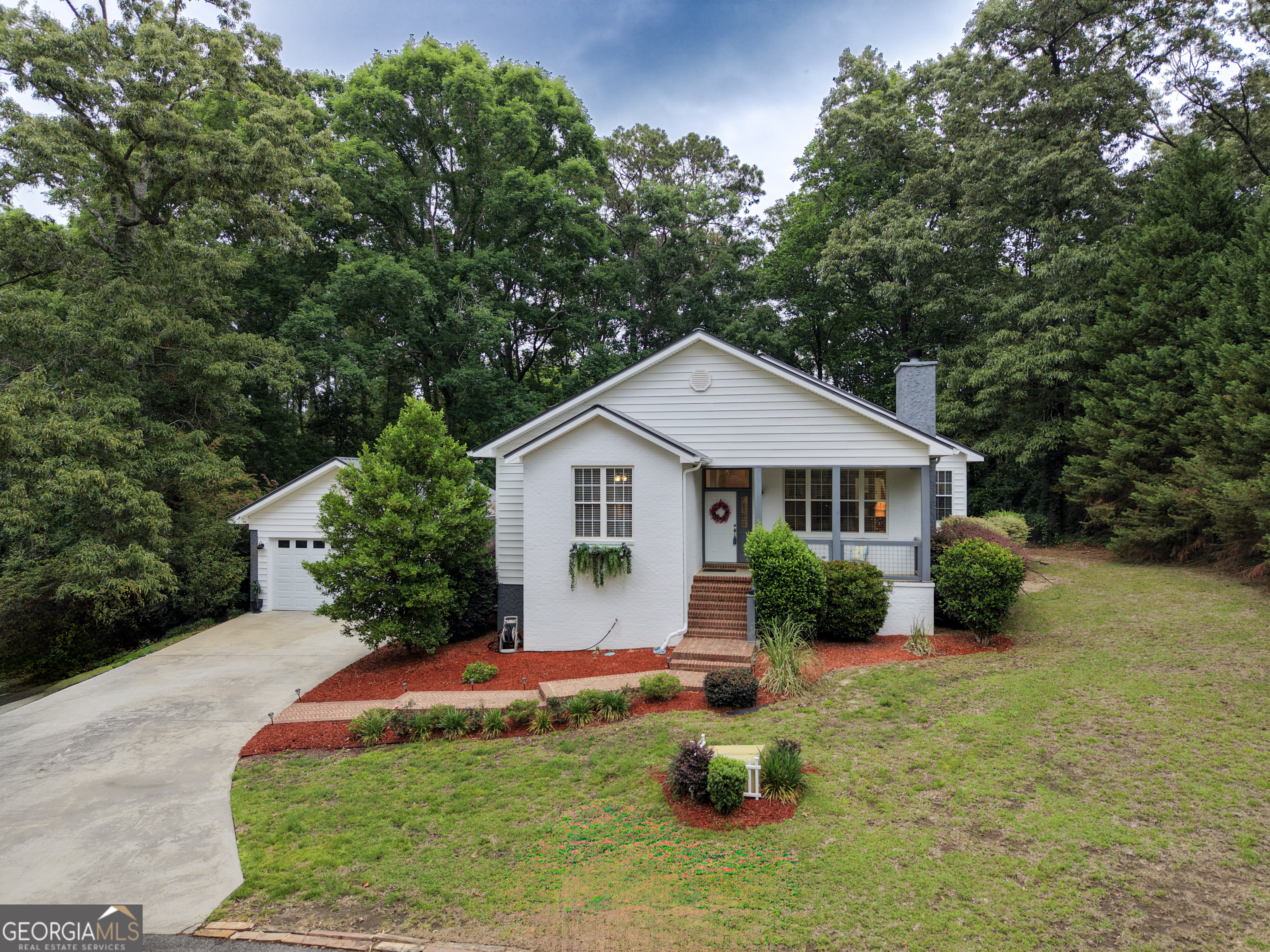 303 Winchester Court Dublin, GA 31021 - Photo 3 of 39