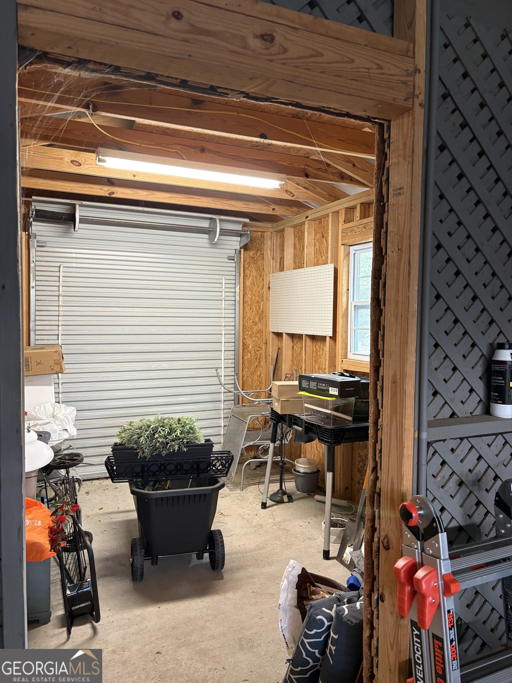 303 Winchester Court Dublin, GA 31021 - Photo 36 of 40 a room with furniture