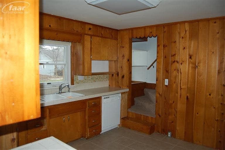 608 2nd Street Fenton, MI 48430 - Photo 8 of 15 20166510-7.JPG