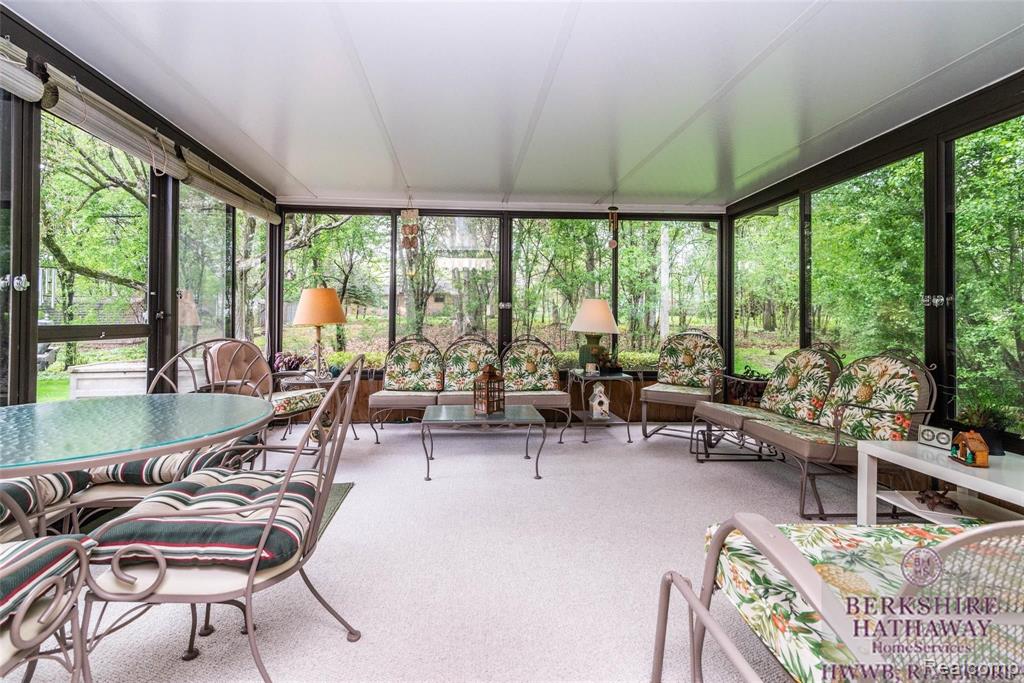 25233 Wykeshire Road Farmington Hills, MI 48336 - Photo 25 of 45