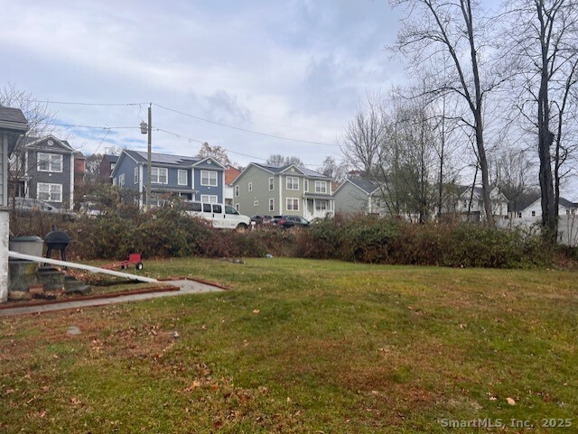 936 Chopsey Hill Road Bridgeport, CT 06606 - Photo 8 of 9