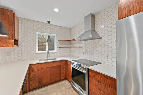 $2,850 | 2321 Commonwealth Street, Houston, TX 77006