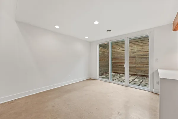 $2,850 | 2321 Commonwealth Street, Houston, TX 77006
