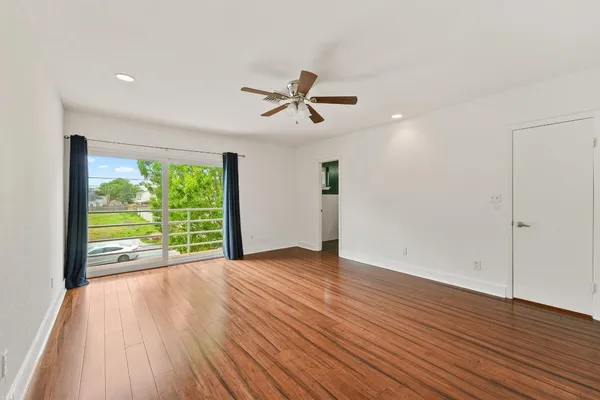$2,850 | 2321 Commonwealth Street, Houston, TX 77006