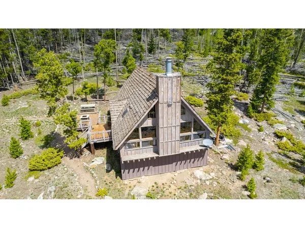 a black and white photo of a house