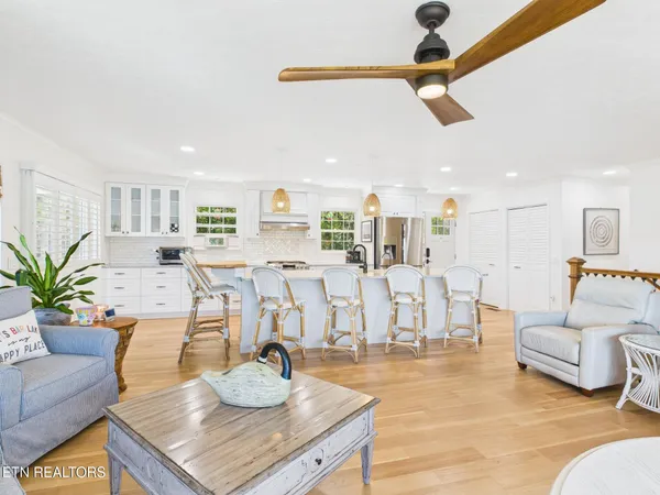 $769,000 | 341 Clearwater Drive, Spring City, TN 37381
