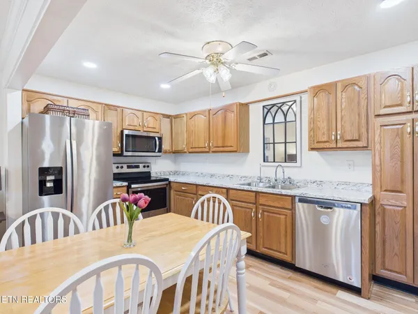 $769,000 | 341 Clearwater Drive, Spring City, TN 37381