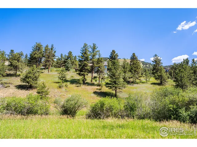 a view of a lake with houses