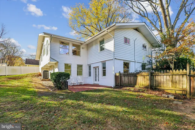 $899,999 | 1913 Dulaney Place, Annapolis, MD 21409